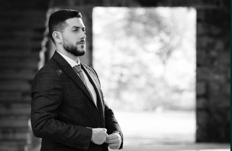 عزير متى رجل أعمال رائد في مجال التسويق