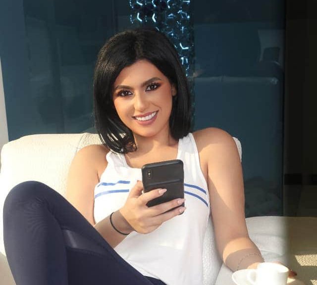 الاعلامية رنيم عايشة بعصفورية .. تفووه
