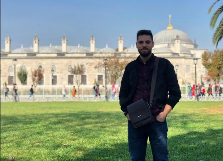 الشاعر حسن زيتون يتحضر لإطلاق مجموعة من الأعمال الفنية
