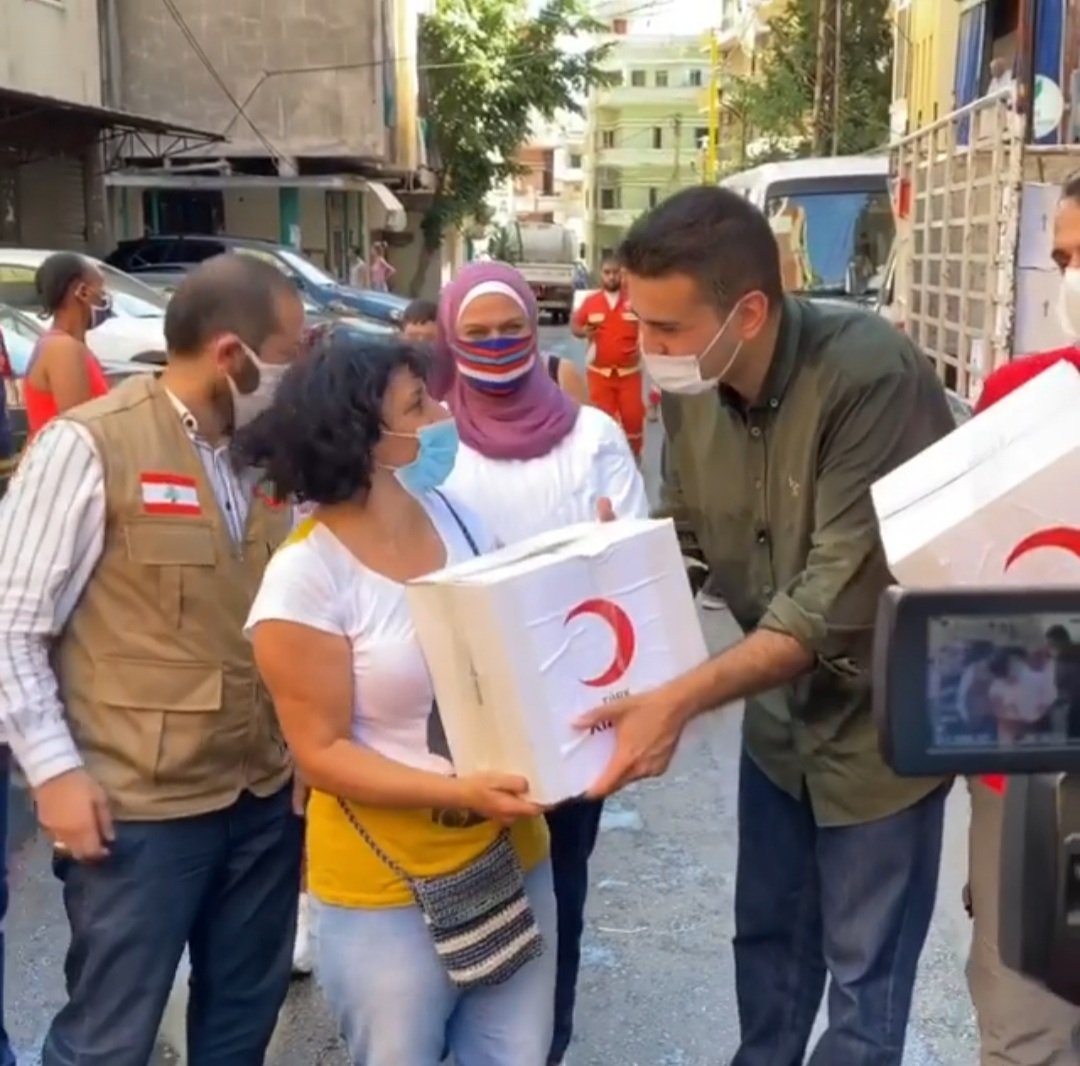 الشيف التركي العالمي بوراك في لبنان ليتضامن مع اللبنانيين وهذا ما فعله !