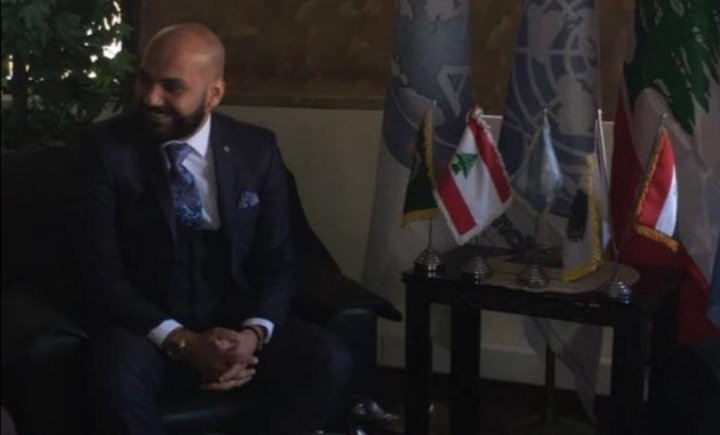 السفير مازن ورد يقدم المساعدات الإنسانية للفقراء والمحتاجين