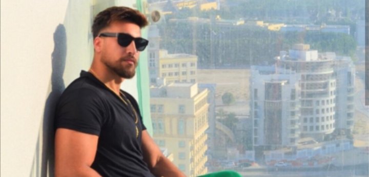 ملك جمال لبنان محمد صندقلي يتربع على عرش الجمال بوسامته