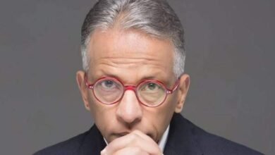خبير الشعر العالمي أحمد سليمان نعى محمد الصغير “ليس هُناك أشد قسوةً وألماً من أن يسمع المرء وفاة صديق مقرب منه”.
