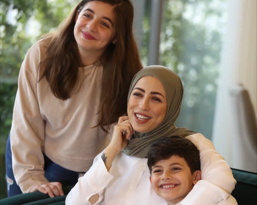 الشيف فاتنة ضاهر تحضر الطعام مع أولادها عبر الانستغرام