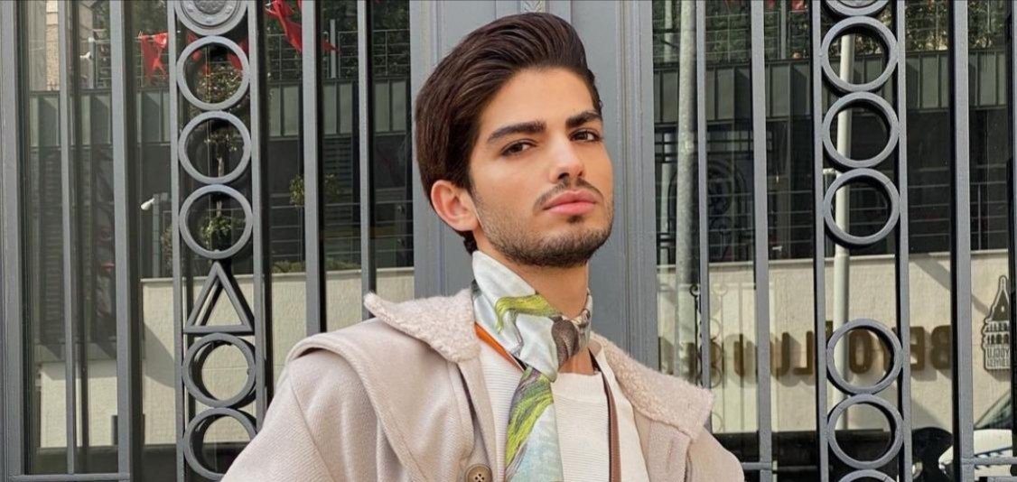 “أوسكار Oscar Kraye” يشارك المتابعين بصور جريئة من تركيا