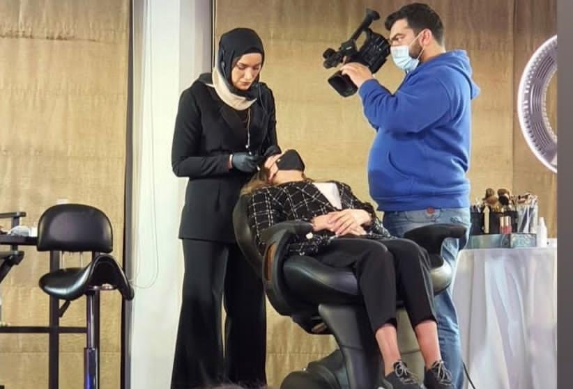 خبيرة التاتو هدى داغر تشرح خطوات الميكروبليدنج خطوة بخطوة