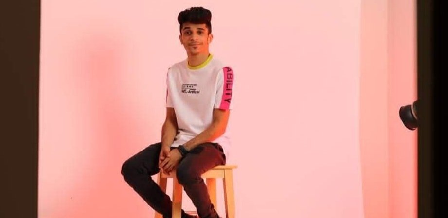 الممثل محمد ناصر الشامسي المعروف ب ميتو يحصل على جائزة من تيك توك