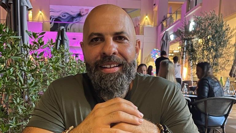 فراس كزما يتلقى عروض تلفزيونية مختلفة