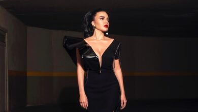 من أعالي برج خليفة … الموديل ميرا تشارك المتابعين هذا الفيديو