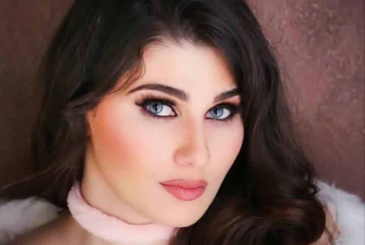 Businesswoman, “Laura Jarjour”, Owner of “LJ.Wear” Trademark Won “ the Youngest Leading Arab Businesswoman” Award