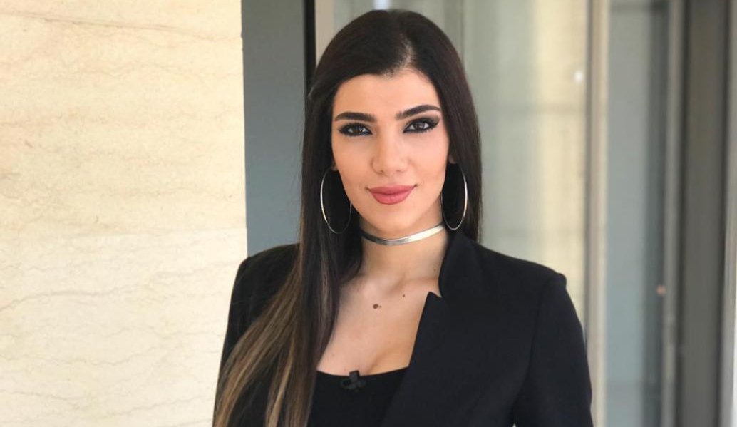 الإعلامية “Anwaar Abu Hamdan” تشارك متابعيها فيديو يحكي التطورات السياسية اللبنانية