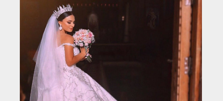 “الأونلاين” في تصميم الأزياء… حوار خاص مع مصممة الأزياء العالمية “Zeina Halabi”