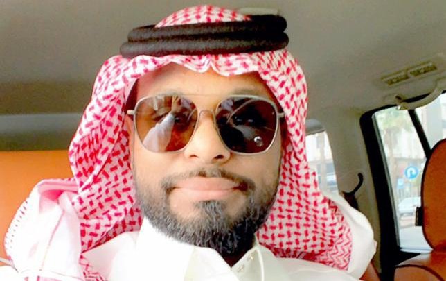 ابراهيم والمعروف على منصة إنستغرام بحسابه “titilamo20″، حاصل على بكالوريوس تربية خاصة من جامعة الملك فيصل في المملكة العربية السعودية