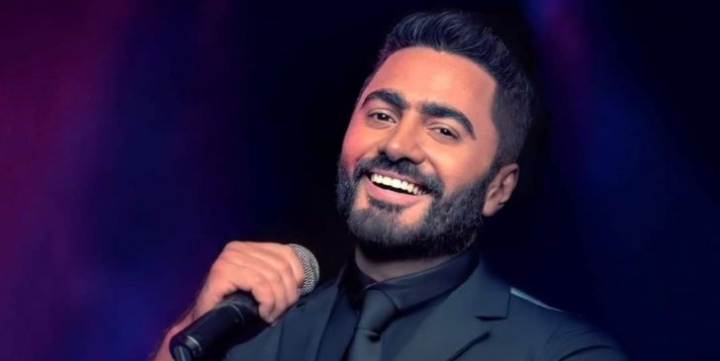 تامر حسني يتعرض لموقف محرج خلال تكريمه…وهذا ما حصل