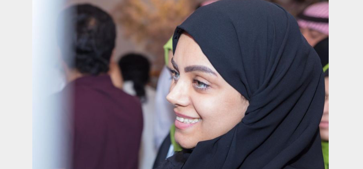 مصممة الأزياء “Zahra Al Khalifa” تطرق الى مجالات العمل المتاحة لمصمم الازياء