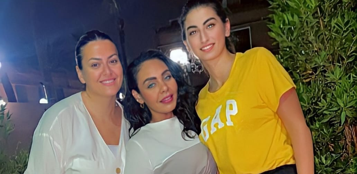 ماريا مينا تلفت الأنظار بإطلالة مميزة في عيد ميلادها