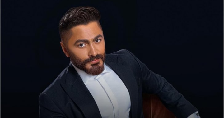 في لفتة إنسانية..تامر حسني ينشر صورة مع معجب ويتمنى أن تصله..إليكم التفاصيل