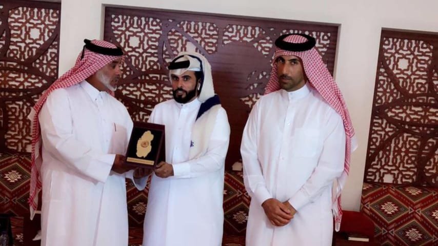 جمعية القناصين القطرية تكرّم راشد الأسود