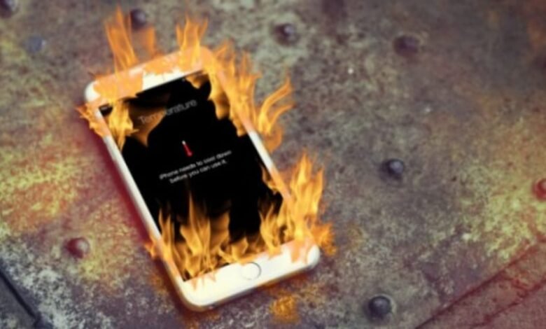 فني إصلاح هواتف آيفون محمد خليل يتحدث عن أسباب ارتفاع حرارة الهواتف الذكية