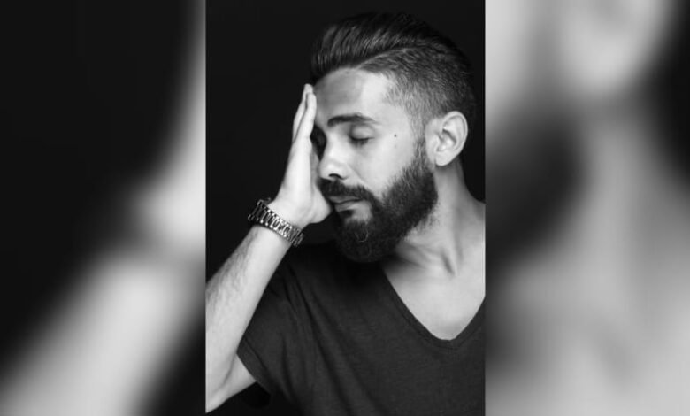 الملحن رامي الشافعي يخطف الأنظار بعد تأدية قصيدة “فقدت نفسي”