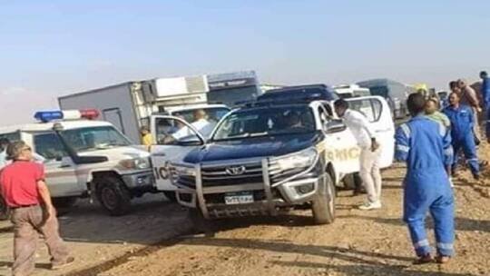 حادث تصادم أتوبيس بسيارة نقل ثقيل يودي بالعشرات بين قتيل وجريح