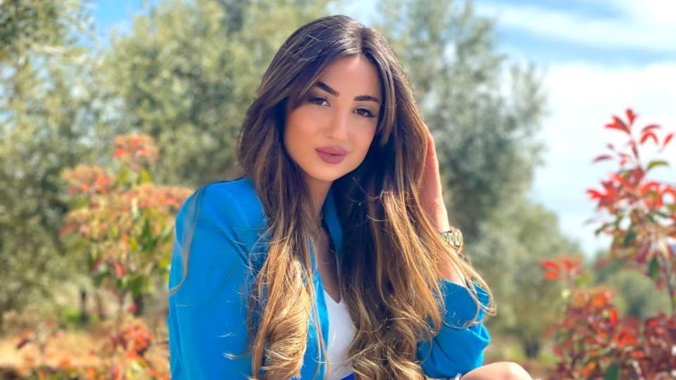عارضة الأزياء جوانا مسعد… للسفر مكانةٌ خاصة في حياتي الشخصية