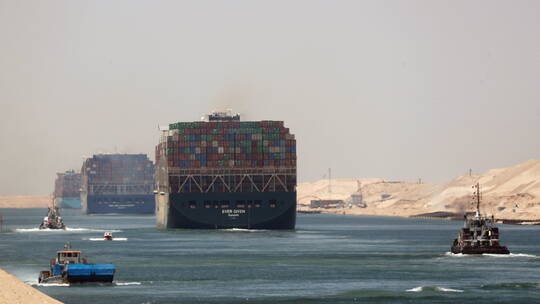 الرئاسة المصرية تعلن تحصيل مليارات الدولارات من قناة السويس