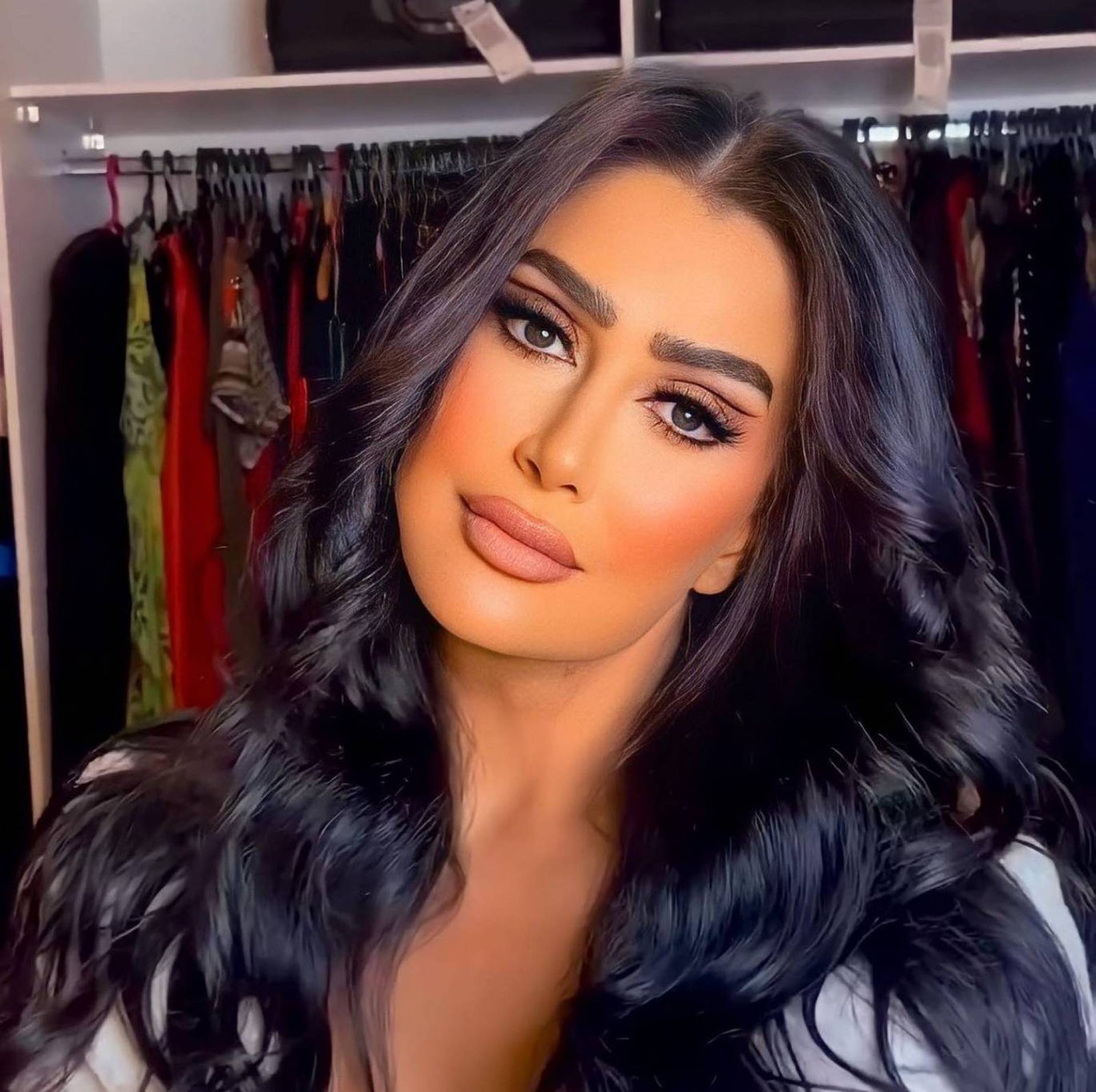رسالة غامضة من غادة عبد الرازق بعد مطالبتها بحذف صورة