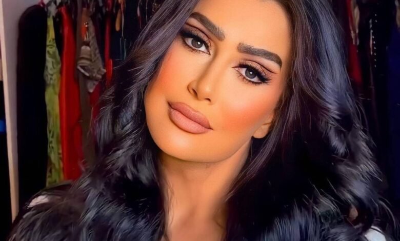 رسالة غامضة من غادة عبد الرازق بعد مطالبتها بحذف صورة