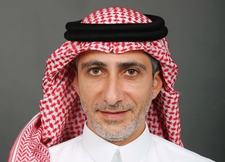 سيف الحق يلفت الأنظار بأسلوبه المميز في تمثيل الأصوات واللهجة السعودية على السوشيال ميديا