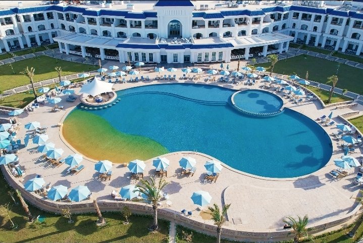 فندق جيوان بالاس في العلمين الجديدة يستضيف الحفل الفاخر “Presidential White Party” بالتعاون مع The Luxury Network Egypt
