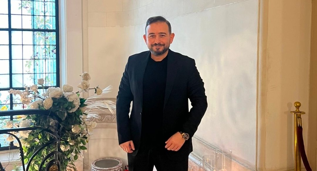 أحمد عادل… موزّع موسيقي يبصم اسمه بين كبار نجوم الوطن العربي