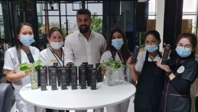 خبير الشعر أحمد سليمان يزور صالون شادن بمدينة حائل إطلاق منتج أوكسي موس في أكبر مركز تجميل بالمنطقة