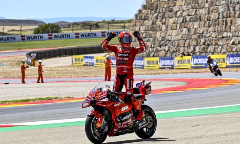 مارك ماركيز يكتسح أراغون ويشعل سباق MotoGP: فوز ثالث توالياً يقلص الفارق مع مارتن إلى 19 نقطة