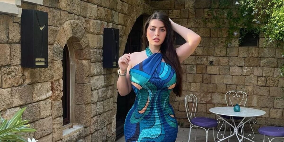آية ترك تتطلع إلى مستقبل مشرق في عالم تصميم الأزياء