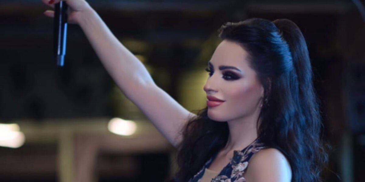 أريج تناري تحيي حفلاً في اهدن