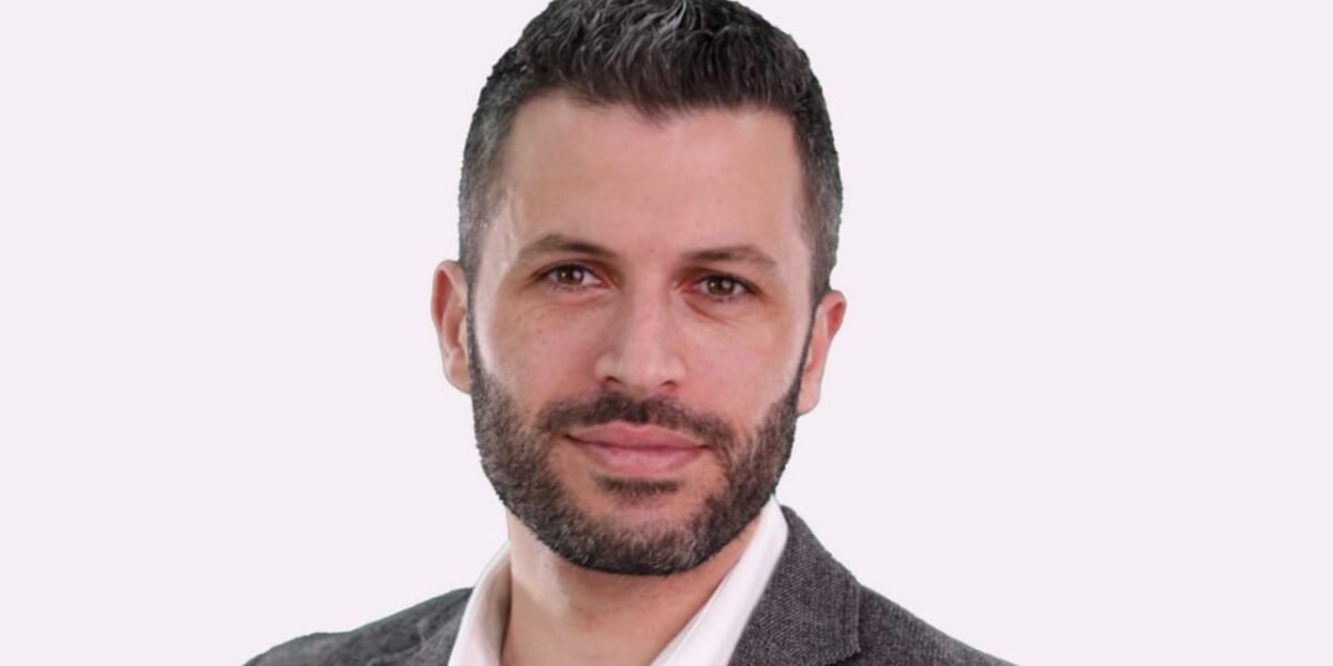 تجميل الذقن باستخدام الفيلر… مع الدكتور جورج زيادة