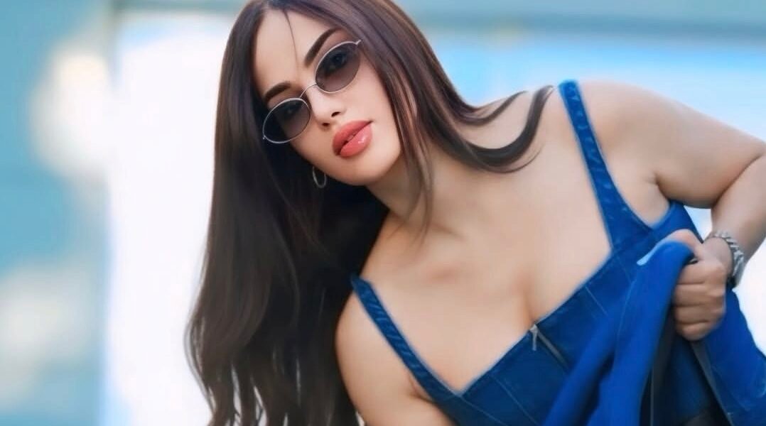 سمر جابر تخطف الأنظار بإطلالة عصرية وجريئة في أحدث ظهور لها