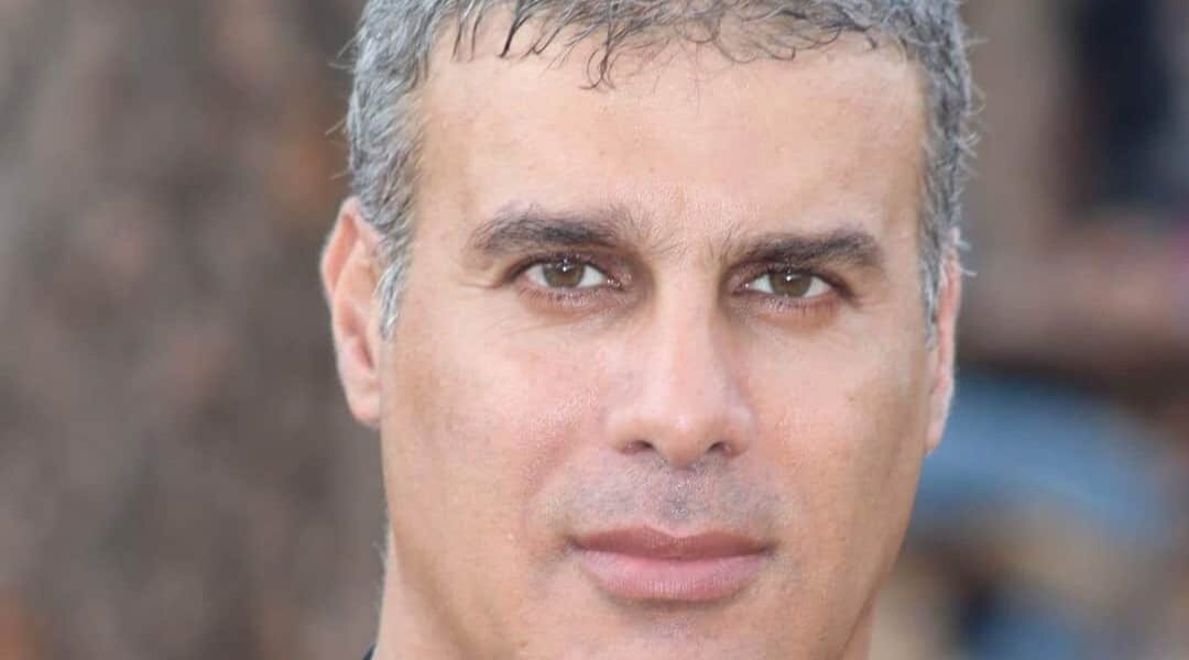 صدور “قرصنات وقت” الديوان الإلكتروني لأدونيس الخطيب بحفل افتراضي ضم فنانين وشعراء