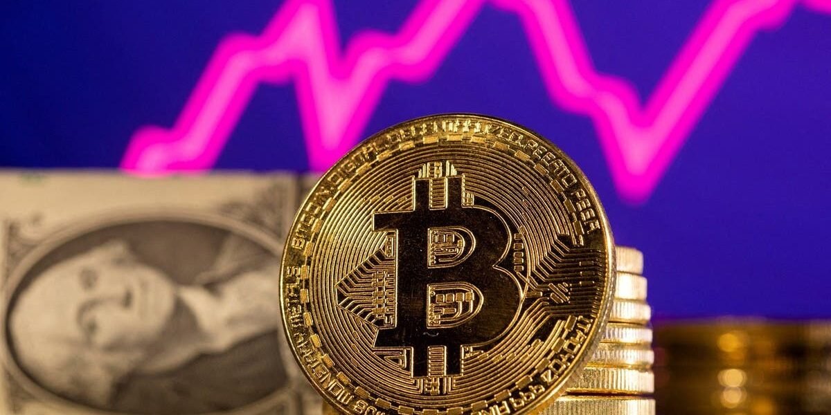 عملة “بيتكوين” تستعيد مستوى 60 ألف دولار