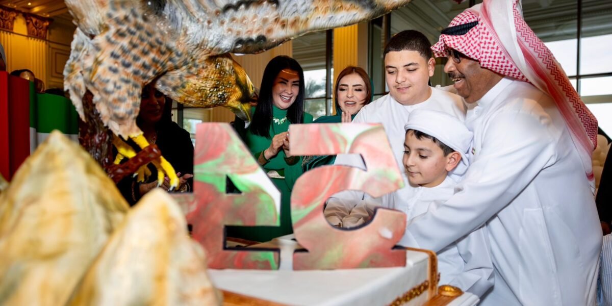 فندق بالازو فيرساتشي دبي يحتفي باليوم الوطني لدولة الإمارات بتجارب ثقافية وعروض تراثية ونكهات إماراتية أصيلة