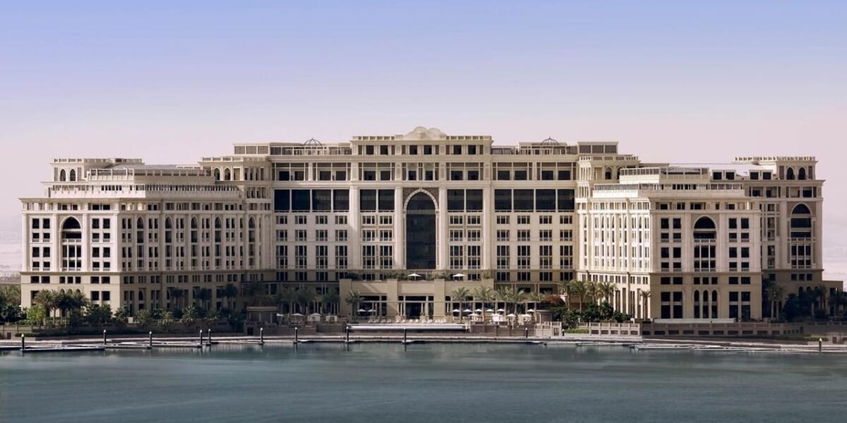 فندق بلازو فيرساتشي: تجربة لا تُنسى في دبي