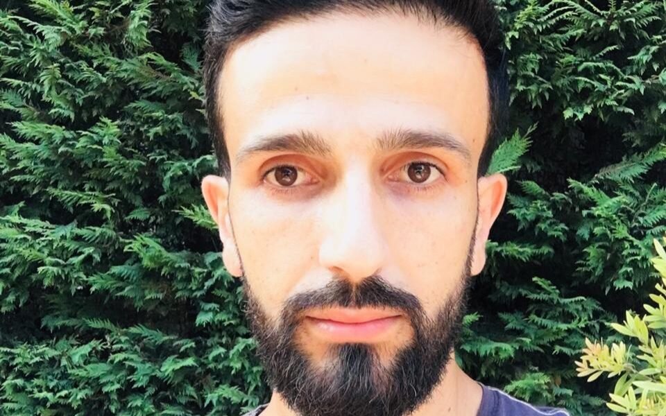 كتب الشاعر الغنائي ألكسي قسطنطين أغنية جديدة للفنان هيال شريف بعنوان “قلبي رح شيلو” من ألحان : باسم يحيى وتوزيع موسيقي وتسجيل :كارنو