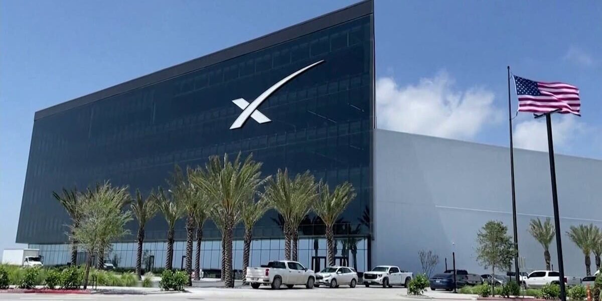 “سبيس إكس” تعزز حضورها في قطاع الدفاع عبر عقود بمليارات الدولارات مع البنتاغون