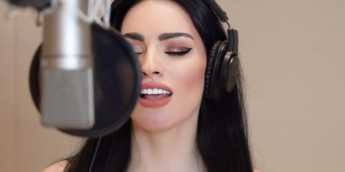 “كعبي عالي”… عمل جديد من توقيع الفنانة أريج تناري