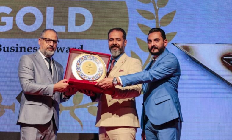 الدكتور أحمد أسمر يفوز بالجائزة الذهبية لرجال الاعمال كأفضل رجل أعمال في الشرق الاوسط
