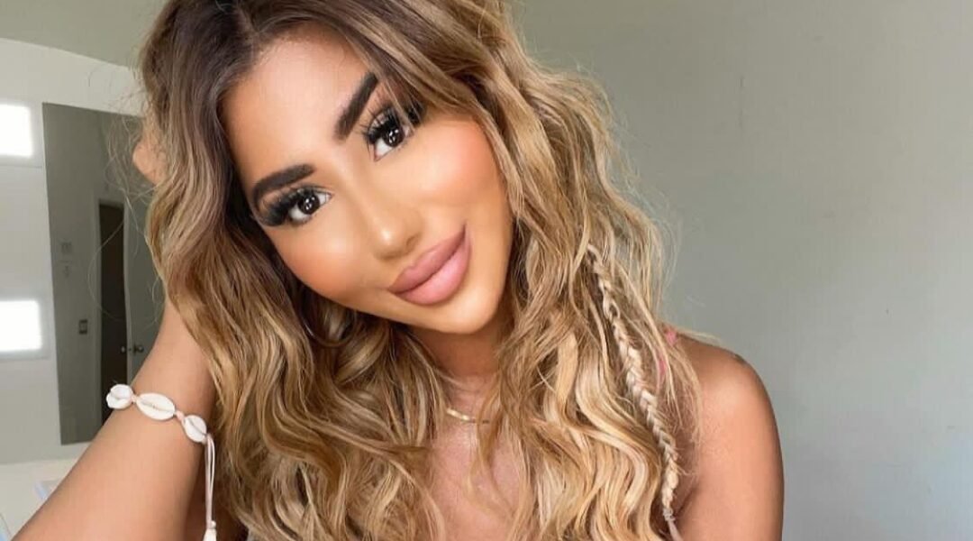 خبيرة المكياج العالمية “جينا بادين/ Gina Badhen” تُحذّر من إهمال تنظيف أدوات المكياج
