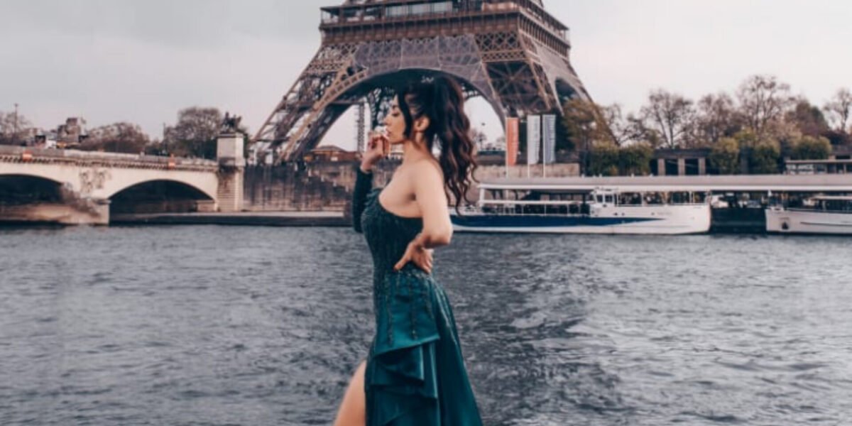 دار زينة حلبي للأزياء… مقصد العرائس عبر الإنترنت