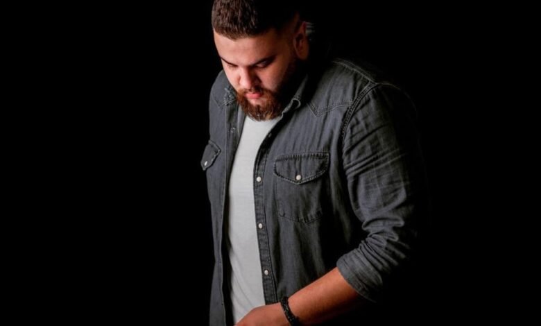 عماد خليل يطرح جديده “شو رأيك نفل” متأثرًا بأوضاع لبنان.