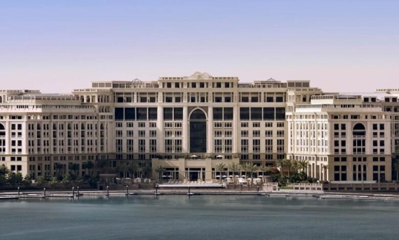 فندق بلازو فيرساتشي: تجربة لا تُنسى في دبي